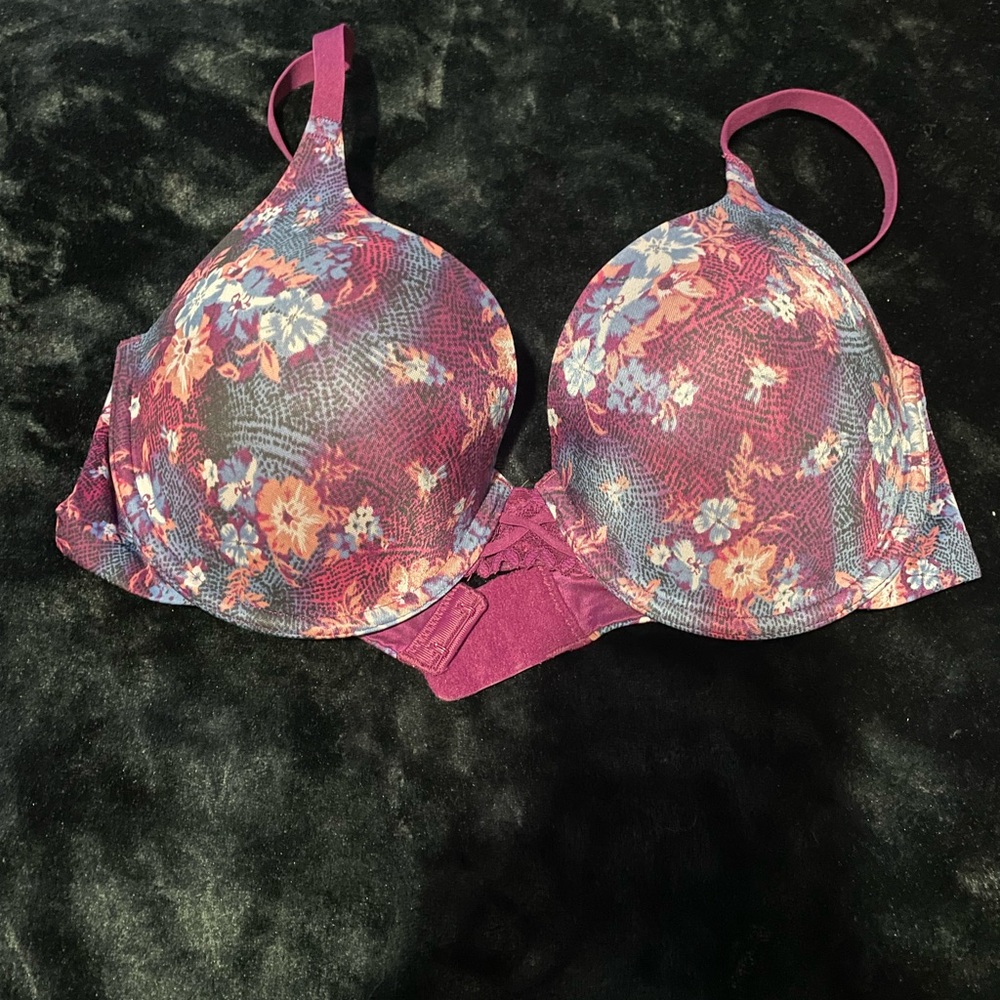 Maidenform Pink and Blue Floral Bra with Underwire and Molded Cups